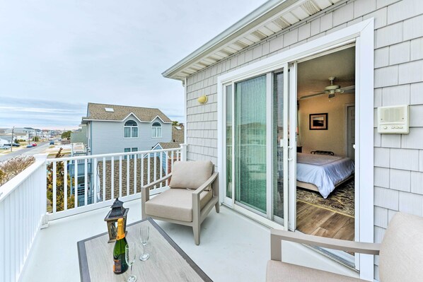 Apartment (4 Bedrooms) | Interior - Sunny Brigantine Townhome: Walk to Beach (Brigantine)