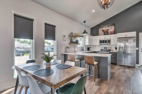 Sleek Fort Wayne Home Near Dtwn Attractions!