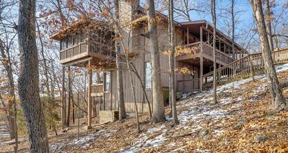 Resort Living on Lake of the Ozarks! Family Cabin
