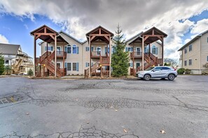 Apartment (1 Bedroom) | Interior - Near Trail Access & Beech Mtn Ski: 1st-floor Condo (Banner Elk)