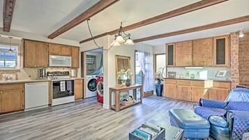 House (2 Bedrooms) | Interior