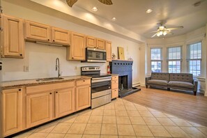 Microwave, oven, stovetop, high chair - Atlantic City Escape, 1 Mi to Steel Pier! (Atlantic City)