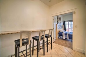 1 bedroom, bed sheets - Atlantic City Escape, 1 Mi to Steel Pier! (Atlantic City)