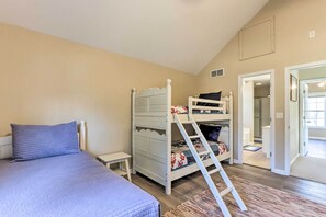 4 bedrooms, bed sheets - Lakefront Camdenton Home w/ Fire Pit & Grill! (Camdenton)