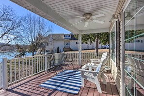 Terrace/patio - Lakefront Camdenton Home w/ Fire Pit & Grill! (Camdenton)