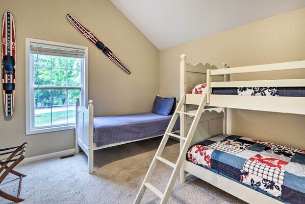 4 bedrooms, bed sheets