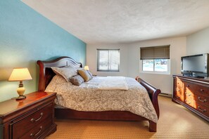Apartment (2 Bedrooms) | Interior - Idyllic Somerset Condo: Ski, Hike & Relax! (Somerset)