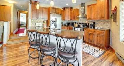 Idyllic Somerset Condo: Ski, Hike & Relax!