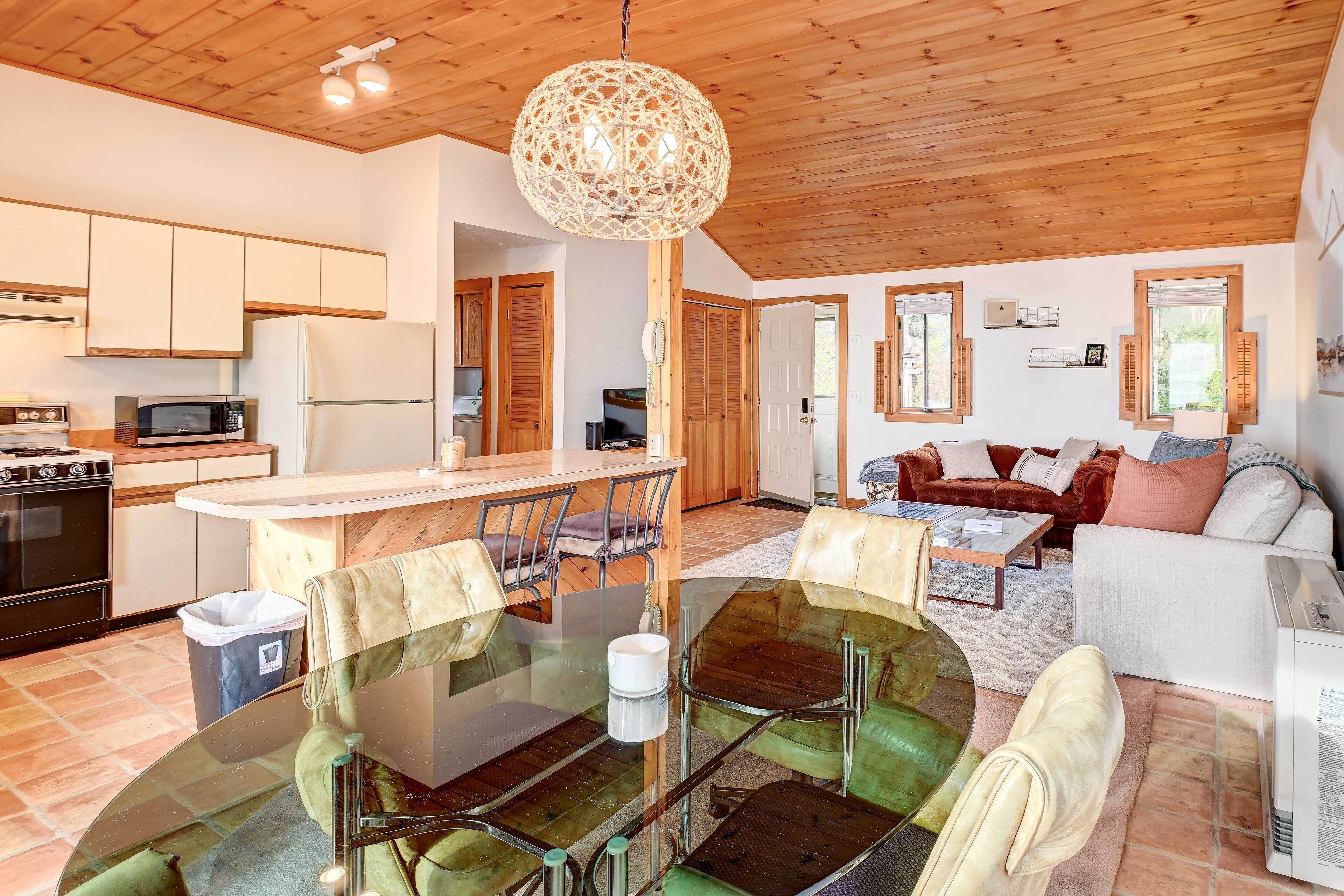 Serene Jonesport Escape: Deck w/ Water Views!