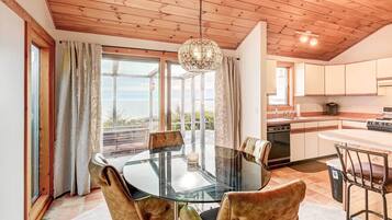 Casa (2 Bedrooms) | Interior