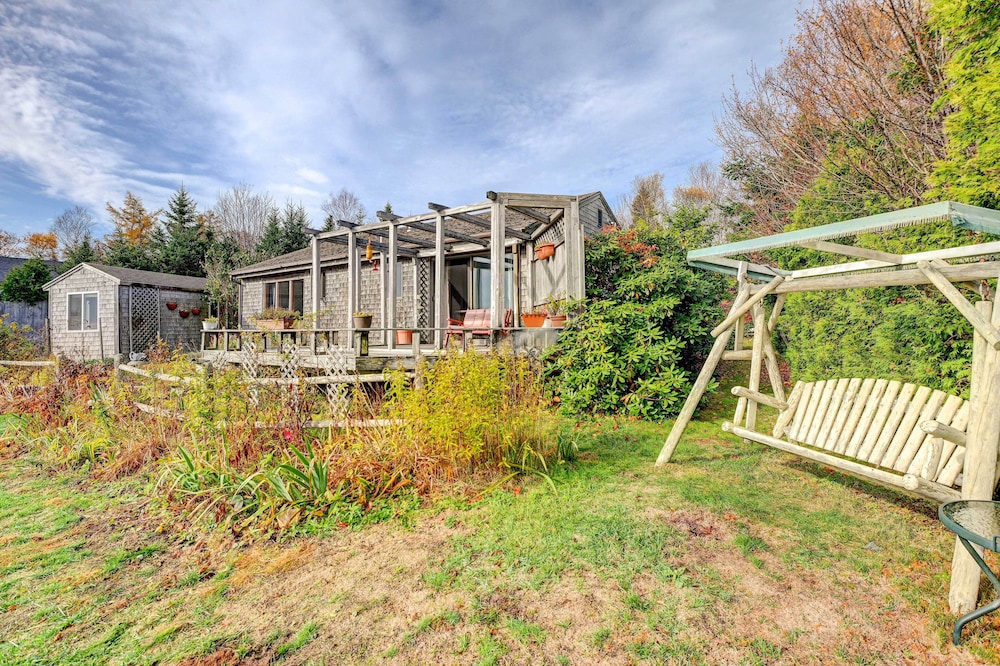 Serene Jonesport Escape: Deck w/ Water Views!