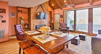 Pet-friendly Beech Mountain Condo: Walk to Slopes