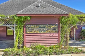 Cottage (2 Bedrooms) | Interior