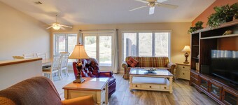 Lake Balboa Access: Home w/ Dock & Yard