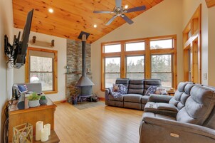 House (2 Bedrooms) | Interior