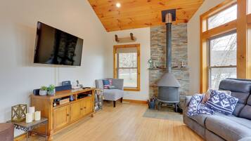 House (2 Bedrooms) | Front of property