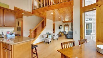 House (2 Bedrooms) | Interior