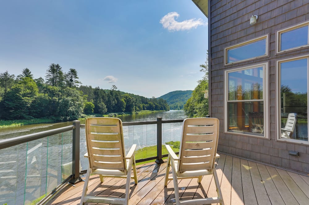 Pet-friendly Hancock Home on the Delaware River! - Preston Park, PA
