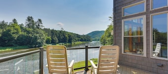 Pet-friendly Hancock Home on the Delaware River!