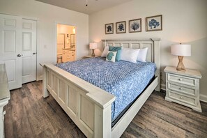 Leilighet (2 Bedrooms) | 2 soverom, skrivebord for bærbar PC og strykejern/-brett