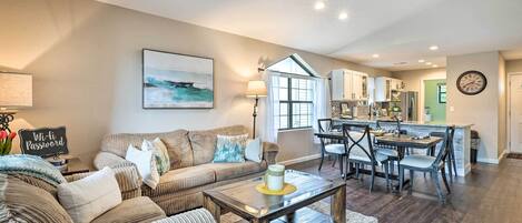 Apartment (2 Bedrooms) | Front of property