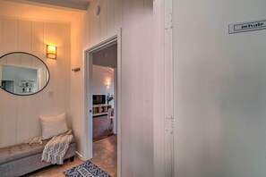 Apartment (0 Bedroom) | Interior