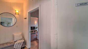 Apartment (0 Bedroom) | Interior