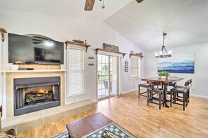 Interior - Mountain Getaway Home in a Resort Community! (Newland)