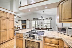 House (3 Bedrooms) | Private kitchen