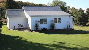 Cottage (2 Bedrooms) | Interior