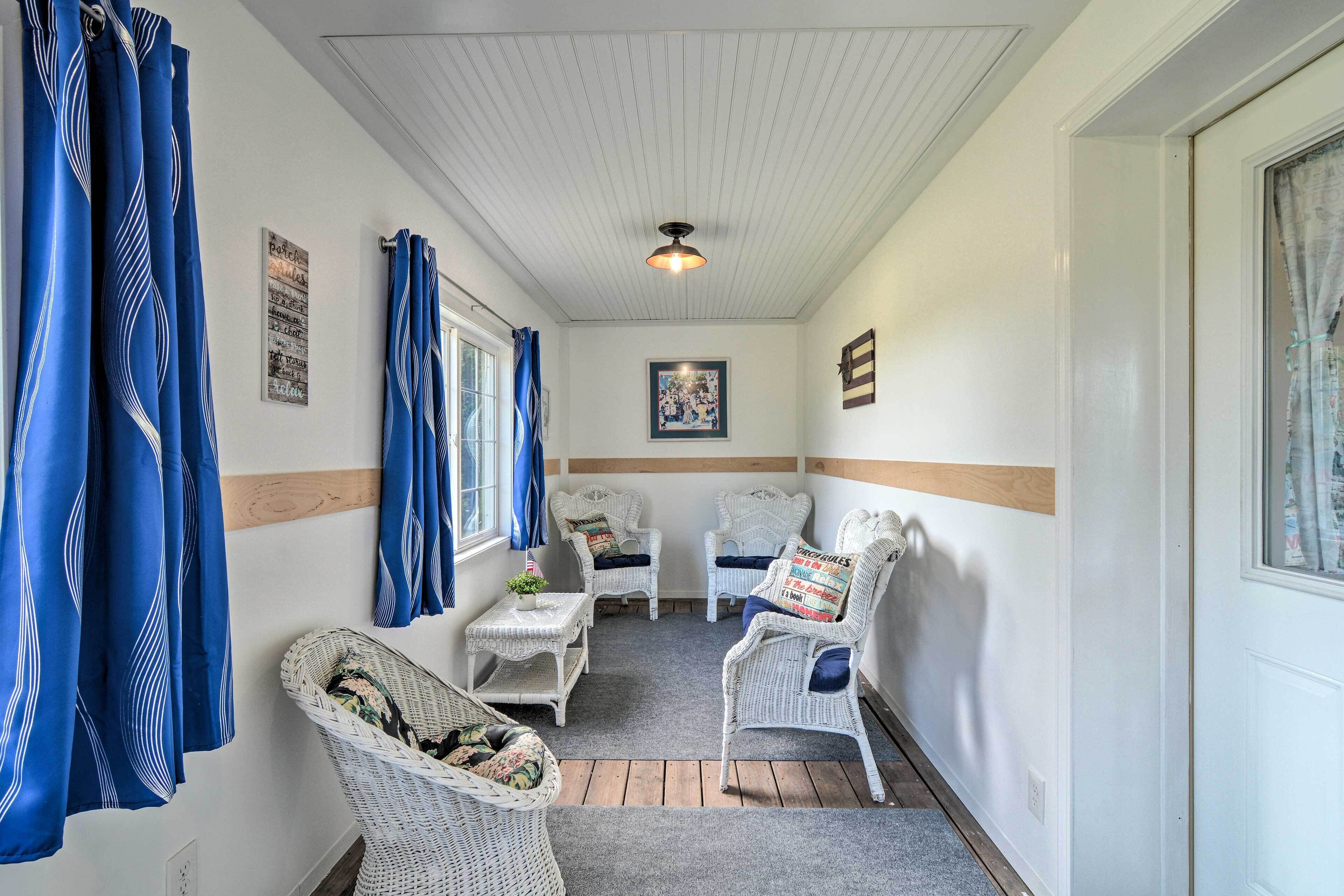 The Country Cottage in Central Lake - Updated!