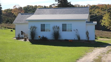 Cottage (2 Bedrooms) | Interior