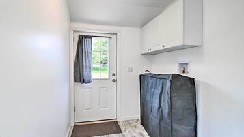 Cottage (2 Bedrooms) | Interior