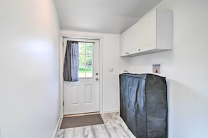 ์ฝํฐ์ง (2 Bedrooms) | ๋ด๋ถ