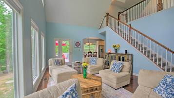 House (4 Bedrooms) | Interior