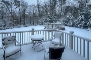 A snow-covered deck with outdoor furniture and a railing. - Yogis Paradise w/ Deck ~ 1 Mi to Yogaville! (Buckingham)