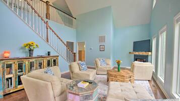 House (4 Bedrooms) | Interior