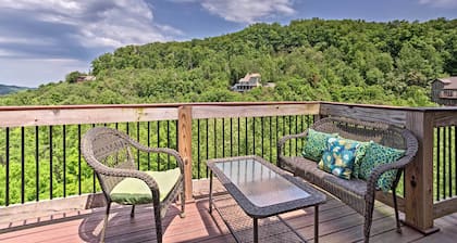 Lake-view Silver Point Condo by Hurricane Marina!