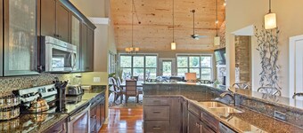 Lake-view Silver Point Condo by Hurricane Marina!
