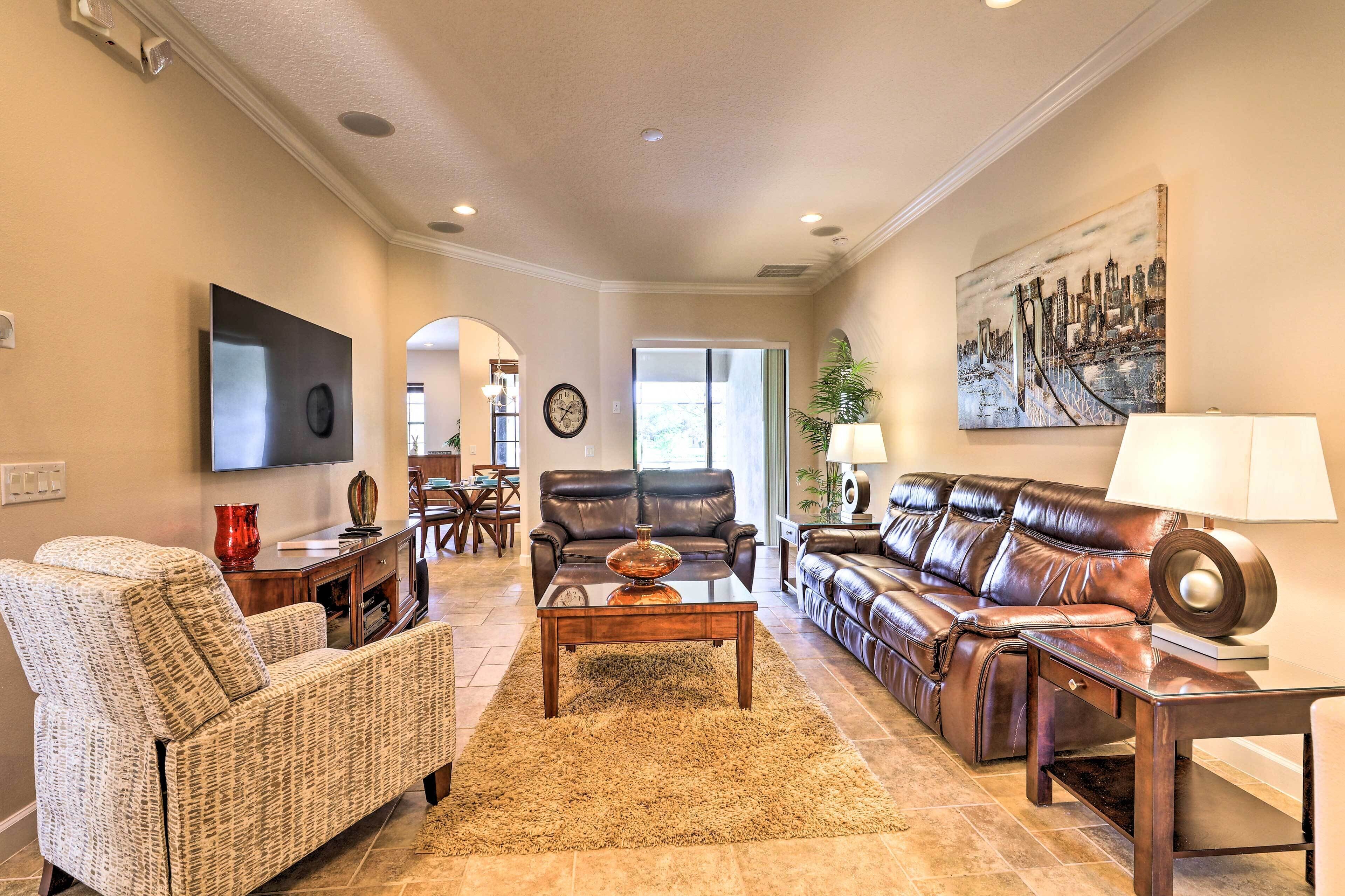 House (5 Bedrooms) | Interior