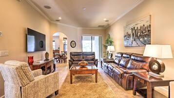 House (5 Bedrooms) | Interior