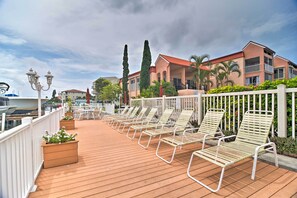 Apartment (1 Bedroom) | Interior - Walk to Ocean: St Pete Beach Condo w/ Pool Access (St. Pete Beach)