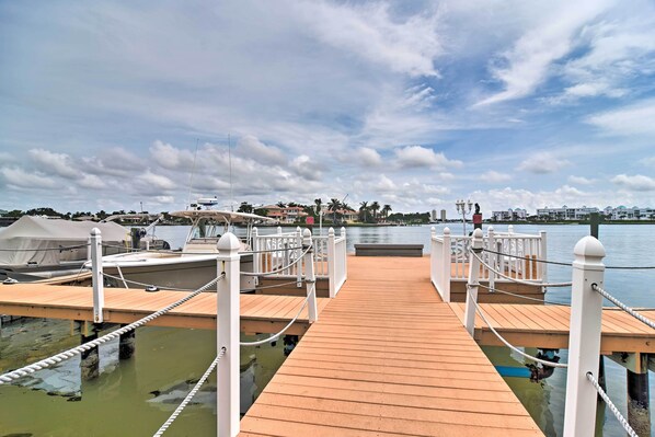 Apartment (1 Bedroom) | Interior - Walk to Ocean: St Pete Beach Condo w/ Pool Access (St. Pete Beach)