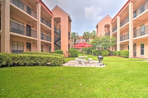 Apartment (1 Bedroom) | Interior - Walk to Ocean: St Pete Beach Condo w/ Pool Access (St. Pete Beach)