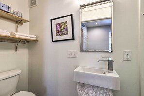 Apartment (1 Bedroom) | Interior