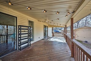 Terrace/patio - Spacious Bella Vista Home ~ 5 Mi to Lake! (Bella Vista)