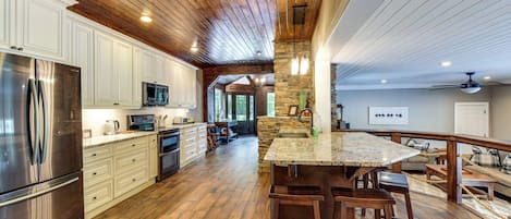 House (4 Bedrooms) | Interior
