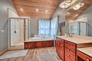 House (2 Bedrooms) | Interior - Gorgeous Franklin Getaway w/ Deck, Mountain Views! (Franklin)