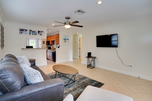 2 Mi to Bonita Beach: Bbq-ready Townhome!