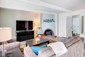 Apartment (2 Bedrooms) | Interior - Pleasant Condo - 14 Mi to Dtwn Kansas City (Overland Park)